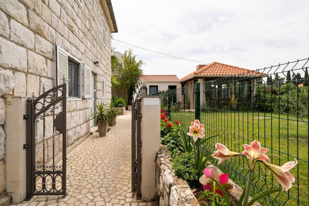 Suite By The Beach For 2 Cavtat Exterior foto